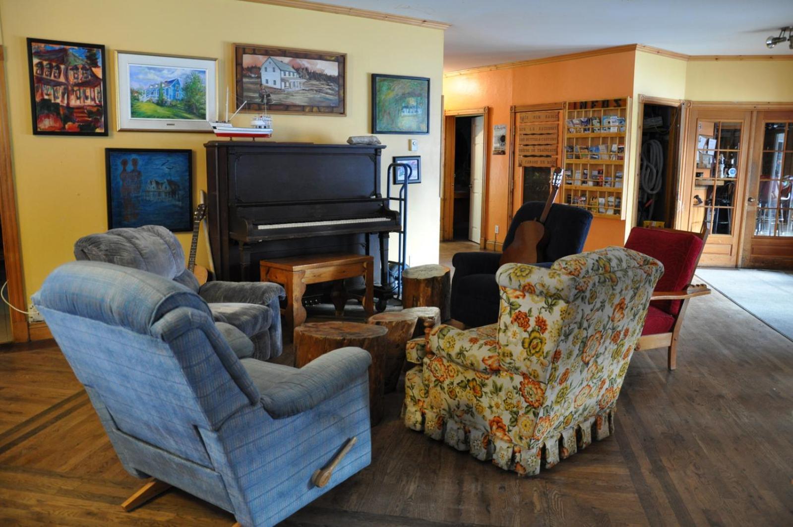 Auberge Jeunesse De Tadoussac Eksteriør bilde
